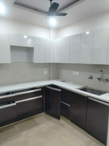 Kitchen in 2.5 BHK Builder Floor at Mansarover Garden – for Rent