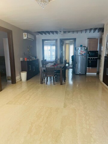 Parking in 4 BHK Builder Floor at Sushant Lok 2, Sector 57 – for Rent