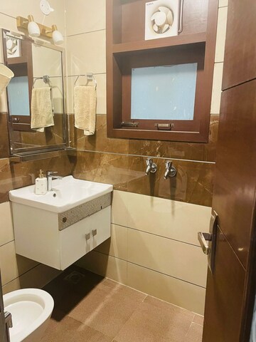 Team Area in 4 BHK Builder Floor at Sushant Lok 2, Sector 57 – for Rent