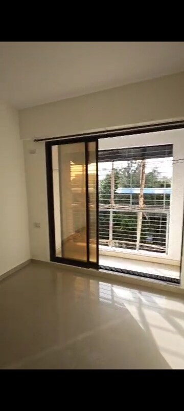 Room in 2 BHK Apartment at Sayba Orchid, Kurla East – for Rent