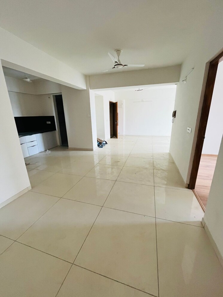 undefined, naranpura 3 Bedroom 2200 Sq.Ft. Apartment In Naranpura Ahmedabad 9018812