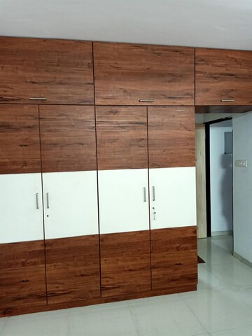 Room in 2 BHK Apartment at Kanakia Spaces Sevens, Andheri East – for Rent