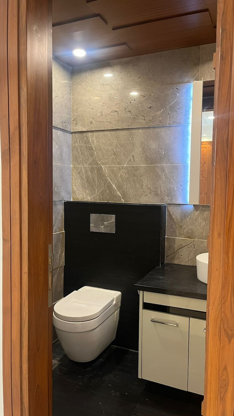 Bathroom, defence colony 4 Bedroom 325 Sq.Yd. Builder Floor In Defence Colony Delhi 9018843