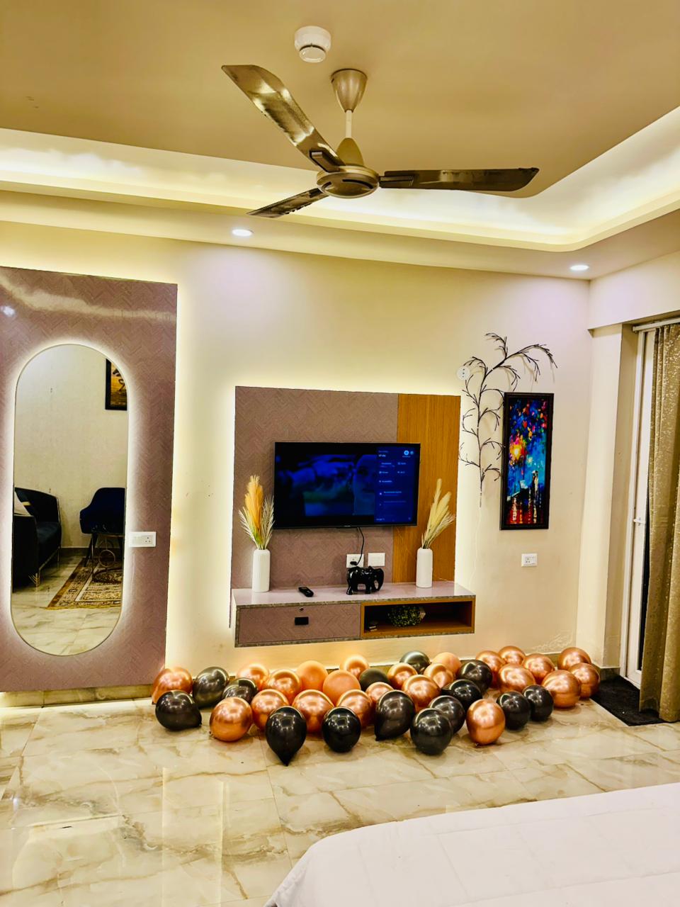 StudioApartment For Rent in Gaur City Center