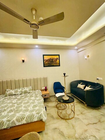 Team Area in Studio Apartment at Gaur City Center, Sector 4 Greater Noida – for Rent