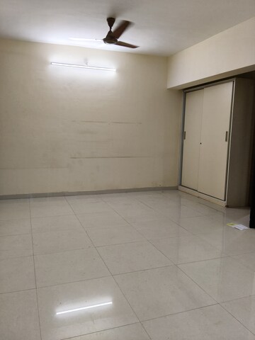 Room in 2 BHK Apartment at Diamond Park, Santacruz East – for Rent