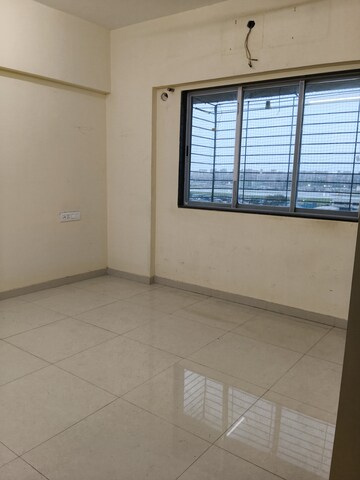 Room in 2 BHK Apartment at Diamond Park, Santacruz East – for Rent