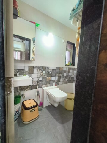 Bathroom in 2.5 BHK Apartment at Sai Heritage Ghatkopar East, Ghatkopar East – for Rent