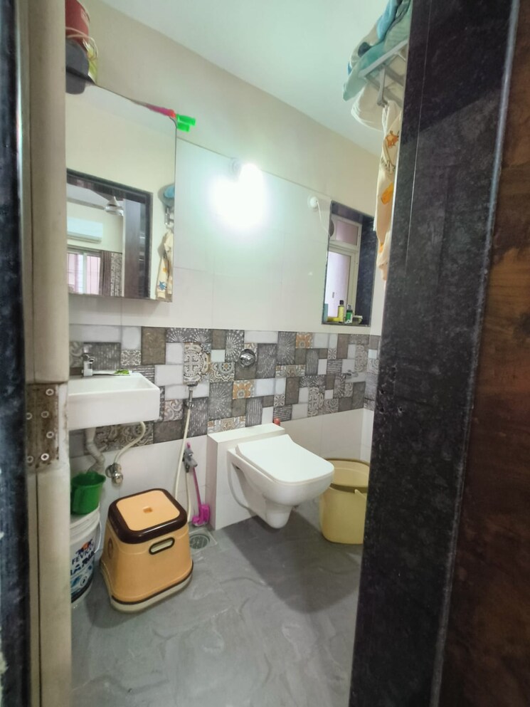 Bathroom, sai-heritage-ghatkopar-east 2.5 Bedroom 1100 Sq.Ft. Apartment In Ghatkopar East Mumbai 9018893