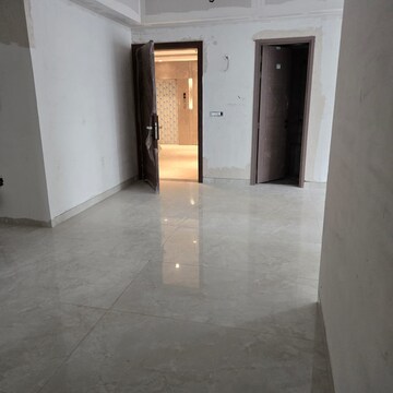 Room in 2 BHK Apartment at Shalimar One World Belvedere Court 3, Malesemau – for Sale