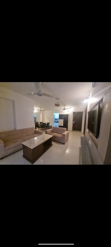 Team Area in 4 BHK Apartment at Shubh Gateway, Viman Nagar – for Rent