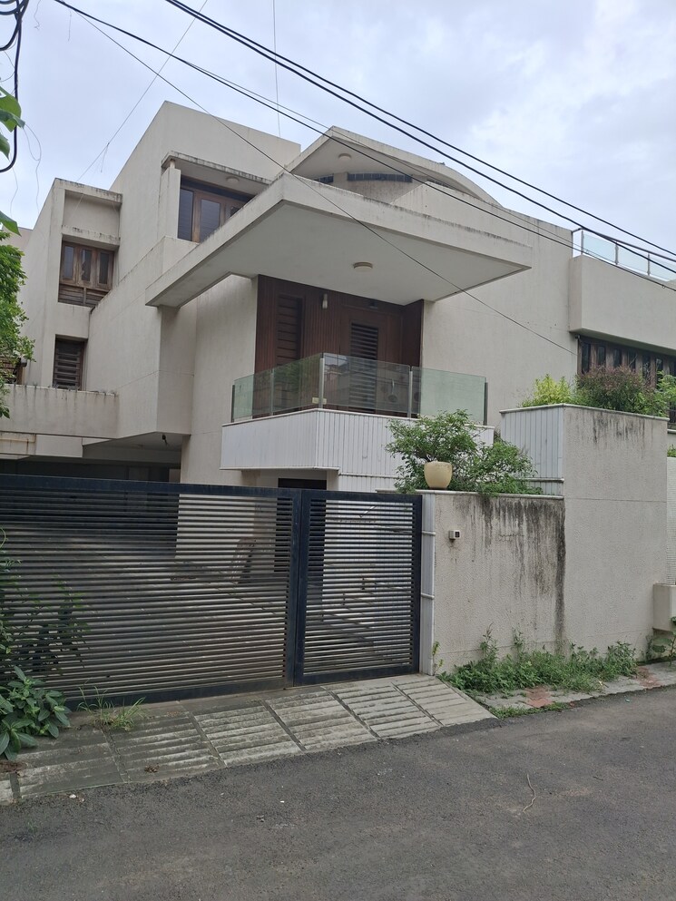 Balcony, milestone-palacio 6 Bedroom 7000 Sq.Ft. Villa In Citylight Area Surat 9018914