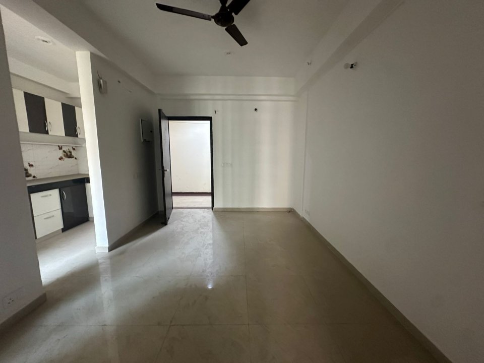 2 BHK Apartment For Sale in Ajnara Integrity