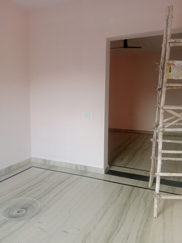 Room in 3 BHK Independent House at Sector 40 – for Rent
