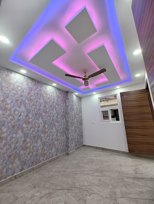 Room in 3 BHK Builder Floor at Govindpuri – for Sale