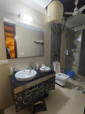Team Area in 3 BHK Builder Floor at Greater Kailash Part 3 – for Rent