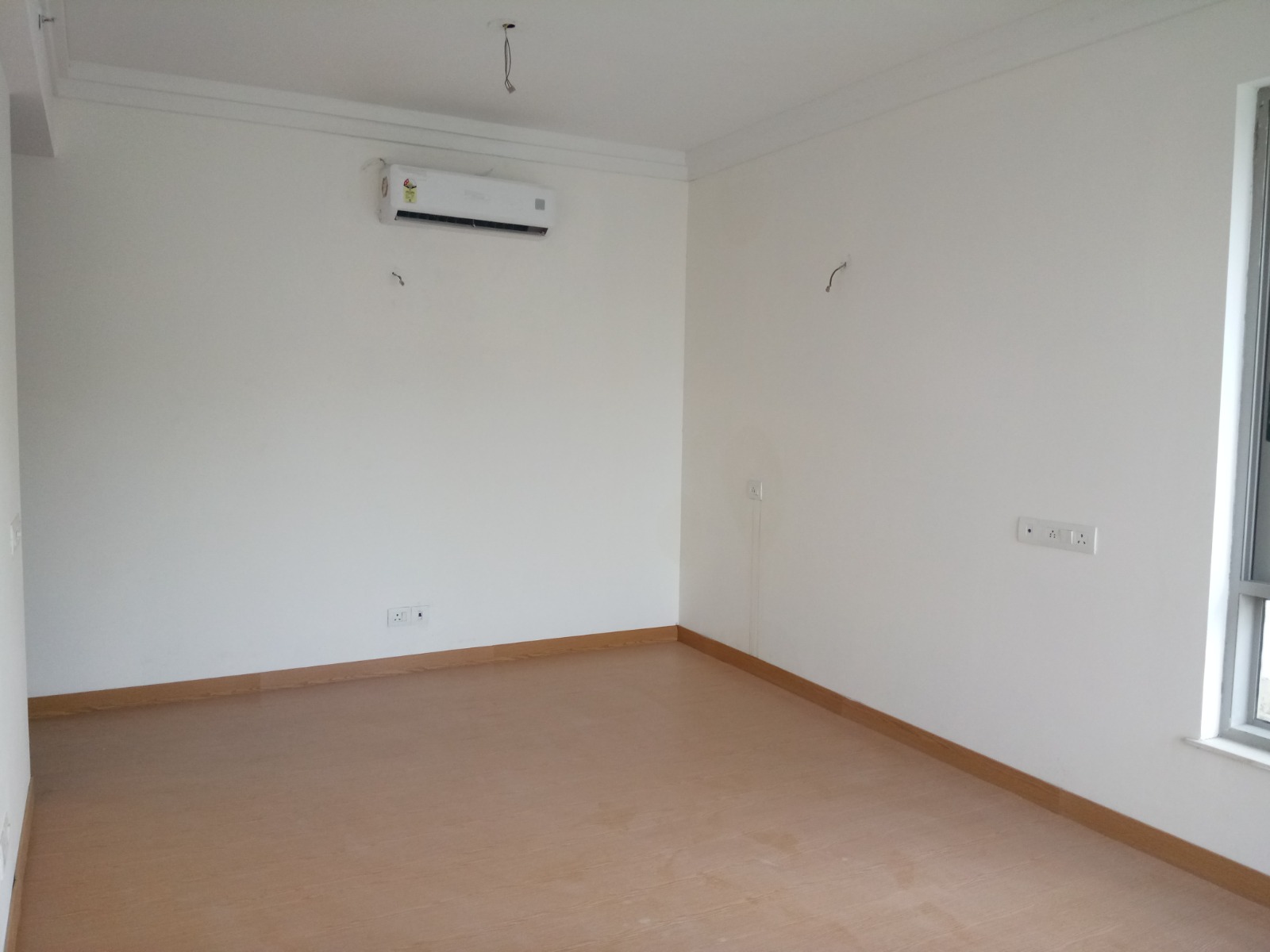 3 BHK + Servant Room Apartment For Sale in Jaypee Moon Court