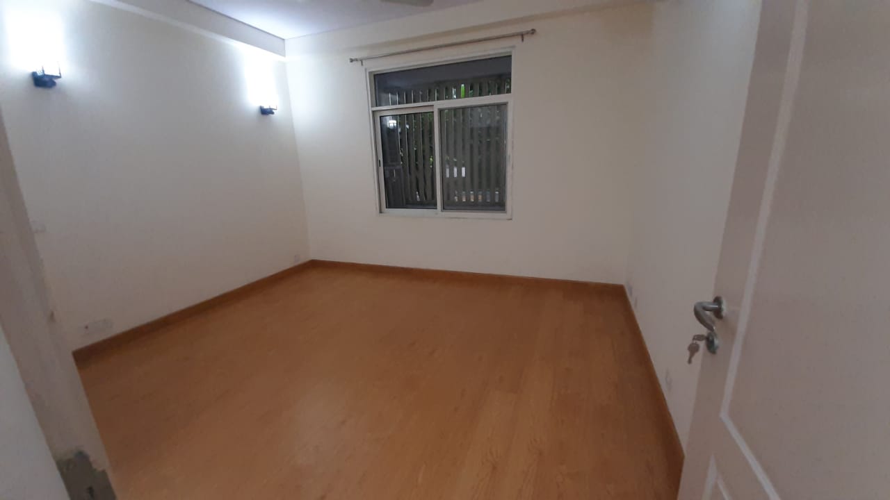 3 BHK + Servant Room 2210 Sq.Ft. Apartment in Jaypee Greens Star Court