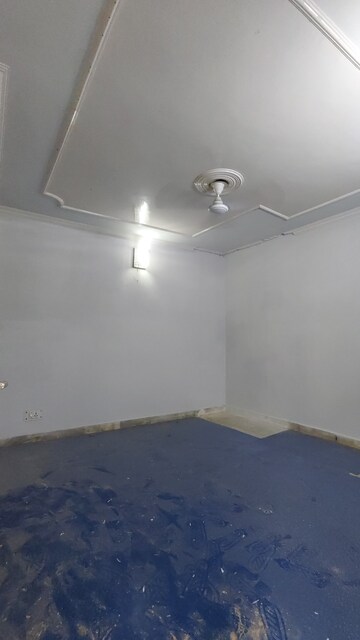 Room in 1 BHK Builder Floor at Govindpuri – for Rent