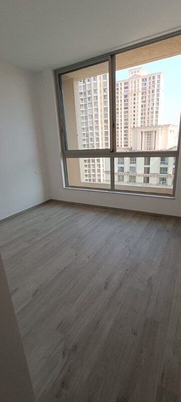Room in 2 BHK Apartment at Hiranandani Estate, Ghodbunder Road – for Rent