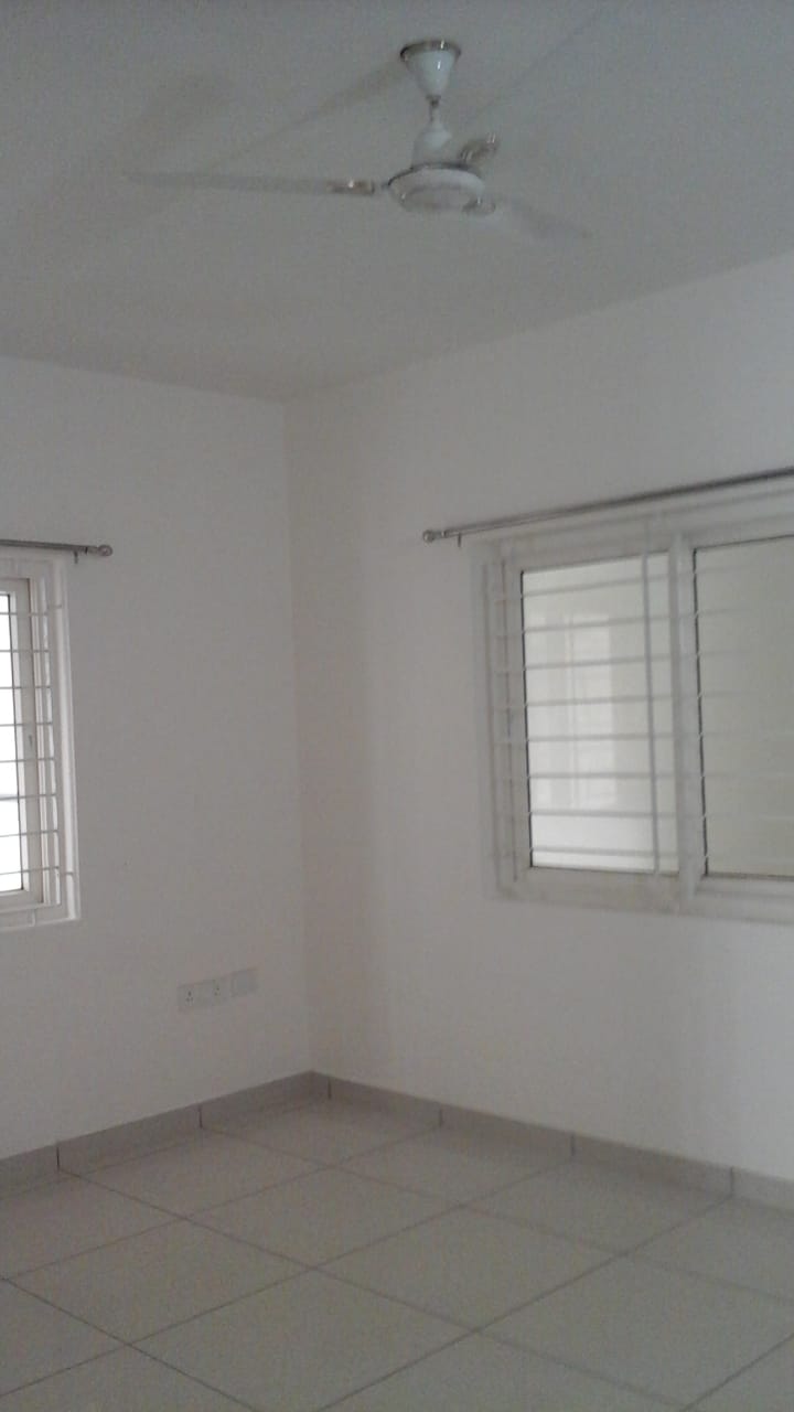 2.5 BHK + Pooja Room Apartment For Rent in Frontline Seven
