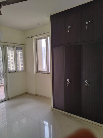 Room in 3 BHK Apartment at Dasnac The Jewel, Sector 75 – for Rent