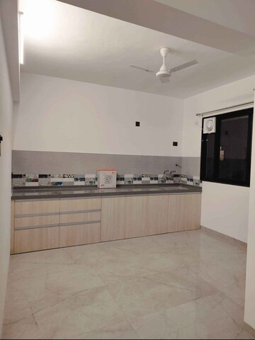 Room in 3 BHK Apartment at Unique Youtopia, Kharadi – for Rent