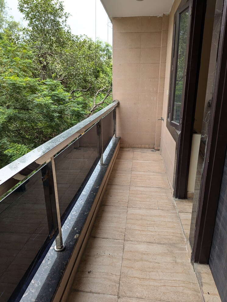 Balcony, nirman vihar 2.5 Bedroom 100 Sq.Ft. Builder Floor In Nirman Vihar Delhi 9019151