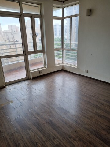 2 BHK Apartment For Rent in Raheja Atharva, Sector 109