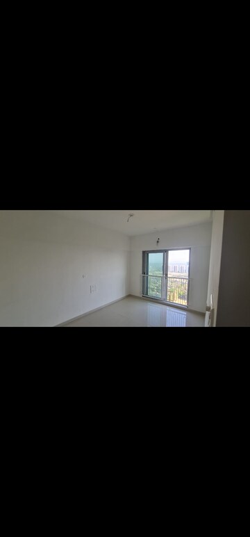 Room in 2 BHK Apartment at Mayfair The View, Vikhroli West – for Rent