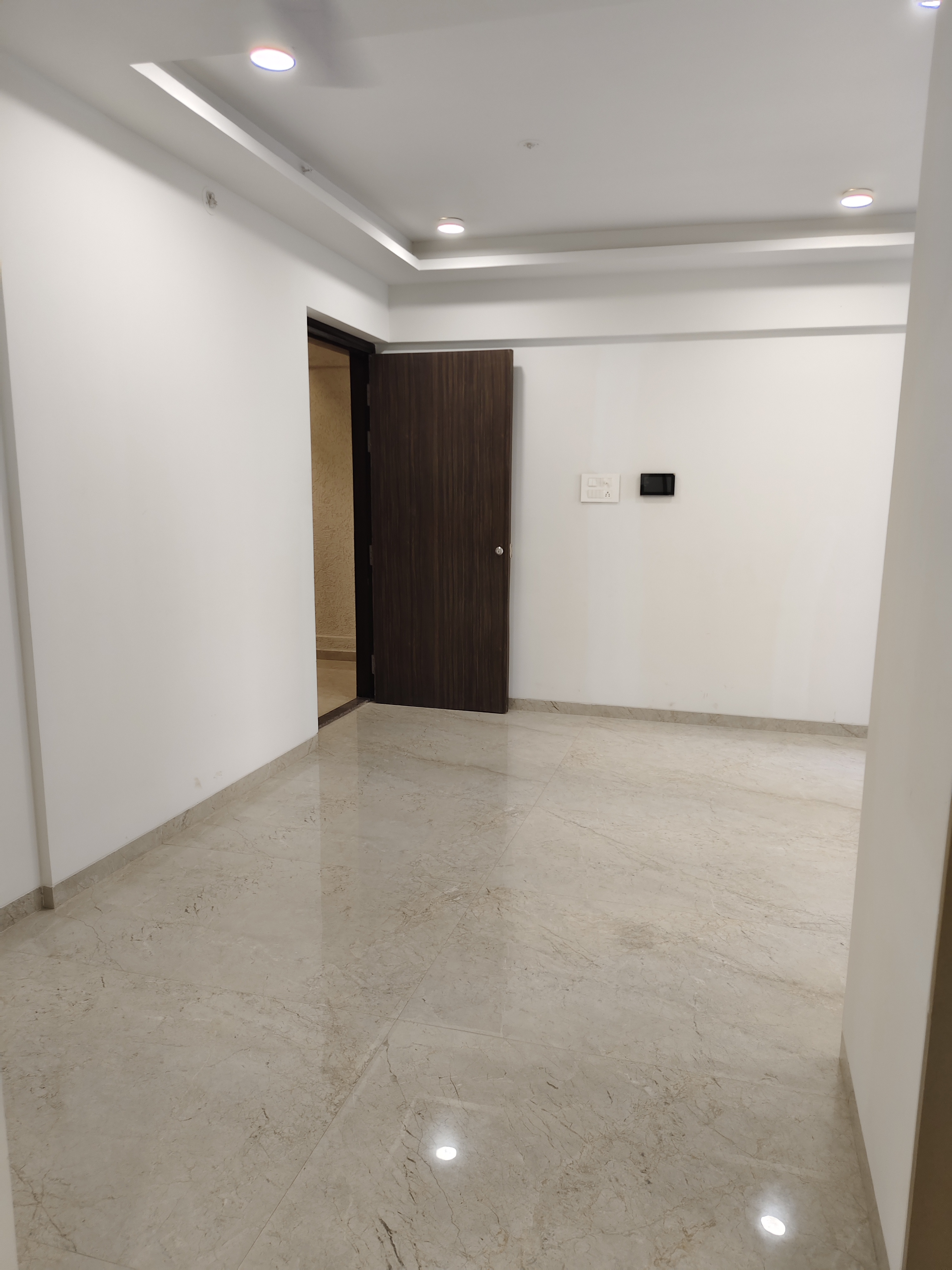 1 BHK 625 Sq.Ft. Apartment in Unique Aurum
