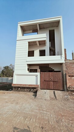 3 BHK + Pooja Room,Study Room Villa For Sale in Gomti Nagar
