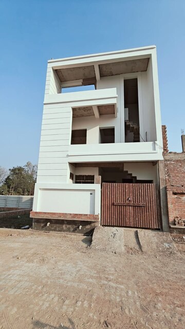3 BHK Villa – Exterior View View at Gomti Nagar - for Sale