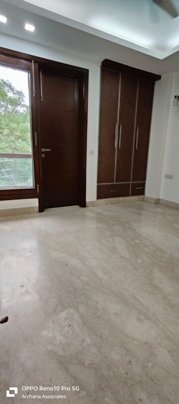 Room in 3 BHK Independent House at Safdarjung Enclave – for Rent