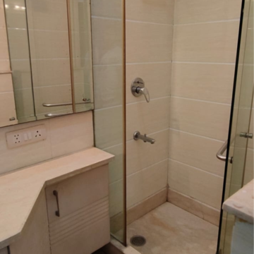 Bathroom in 3 BHK Independent House at Safdarjung Enclave – for Rent