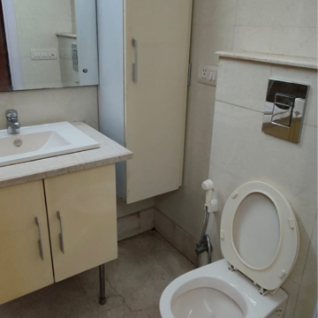 Bathroom in 3 BHK Independent House at Safdarjung Enclave – for Rent