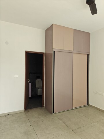 Room in 3 BHK Apartment at Prestige Sunrise Park, Electronic City Phase I – for Rent