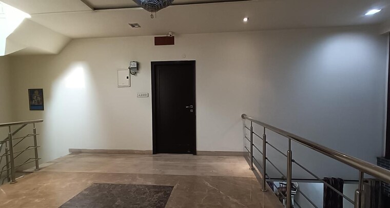 Room, civil lines 6+ Bedroom 2500 Sq.Ft. Villa In Civil Lines Kanpur 9019240