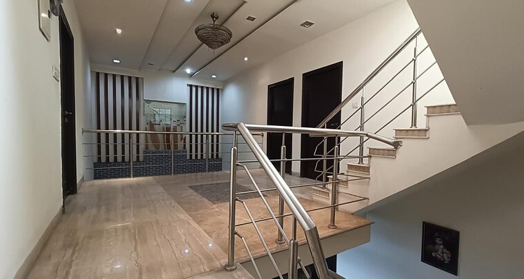 undefined, civil lines 6+ Bedroom 2500 Sq.Ft. Villa In Civil Lines Kanpur 9019240