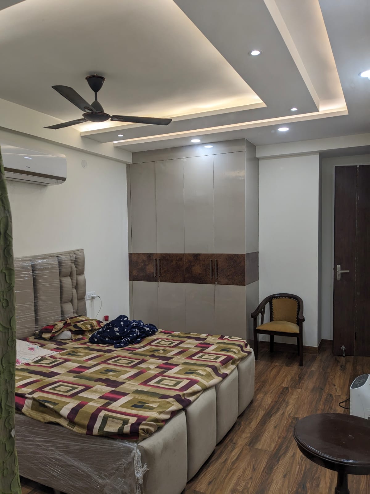 3 BHK + Pooja Room 210 Sq.Yd. Builder Floor in RWA Residential Society Sector 46