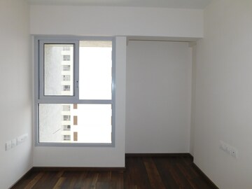 Room in 2 BHK Apartment at Piramal Vaikunth, Balkum Pada – for Sale