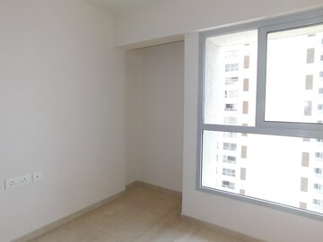 Room in 2 BHK Apartment at Piramal Vaikunth, Balkum Pada – for Sale