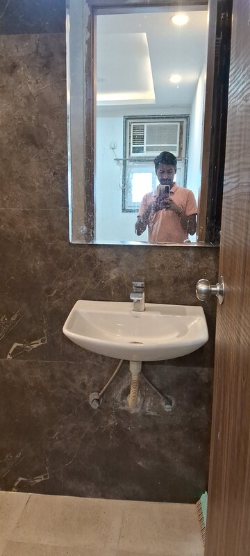 Bathroom in 1.5 BHK Apartment at Sarita Vihar – for Rent
