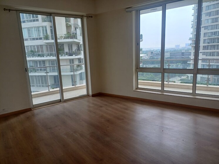 Room, emaar-the-palm-drive-the-premier-terraces 3 Bedroom 1950 Sq.Ft. Apartment In Sector 66 Gurgaon 9019337