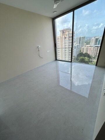 Room in 3 BHK Apartment at One Meraki, Chembur – for Rent