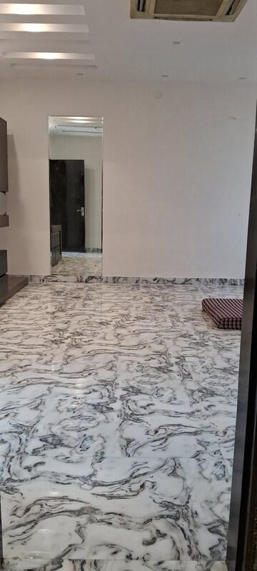 Room in 1 RK Apartment at Sarita Vihar – for Rent