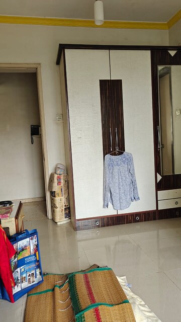Room in 3 BHK Apartment at Blue Bell, Majiwada – for Rent