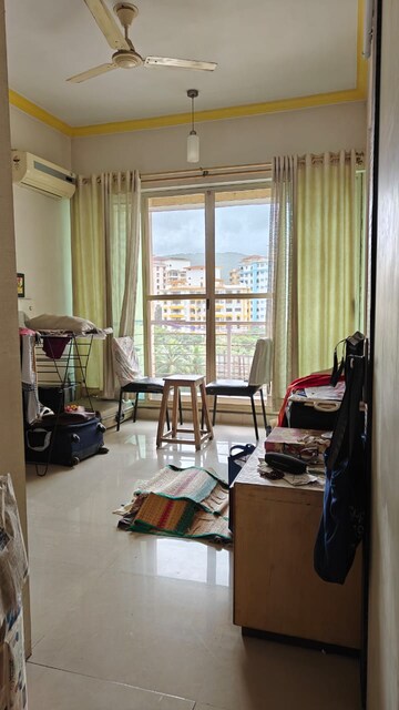 Room in 3 BHK Apartment at Blue Bell, Majiwada – for Rent