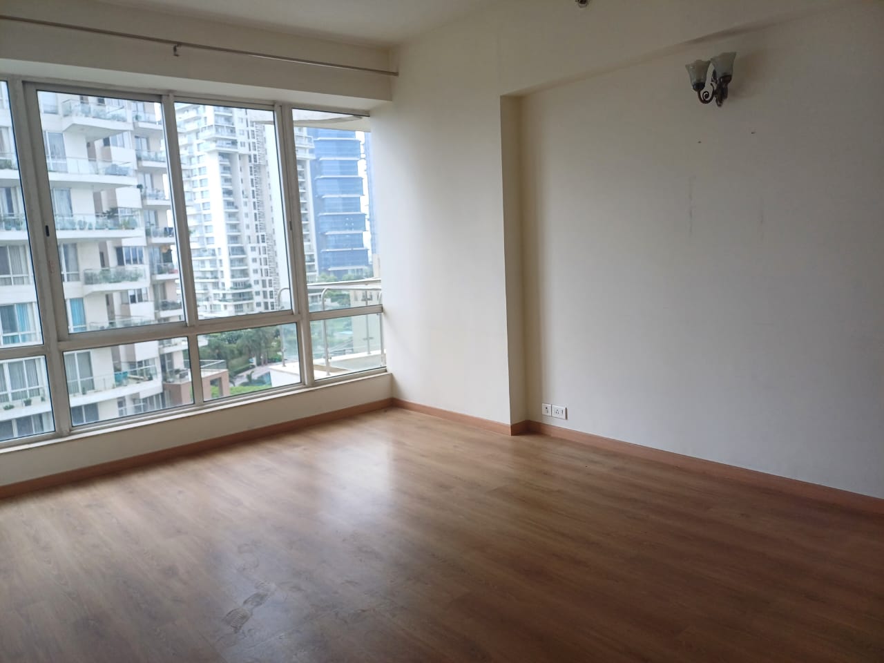 4 BHK + Pooja Room,Servant Room,Study Room 3600 Sq.Ft. Apartment in Emaar The Palm Drive-The Sky Terraces