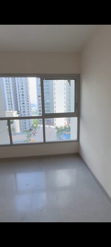Room in 2 BHK Apartment at Piramal Vaikunth, Balkum Pada – for Sale